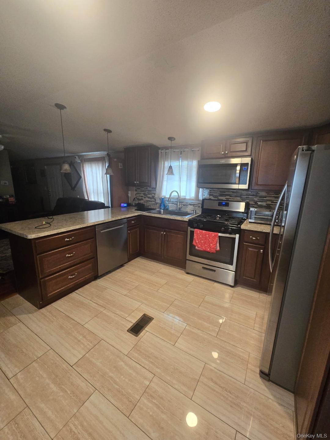 2701 Goethals Road H4 Property Photo 12