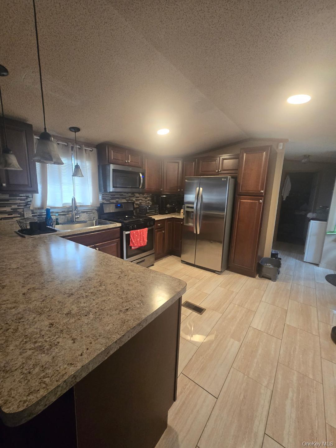 2701 Goethals Road H4 Property Photo 14
