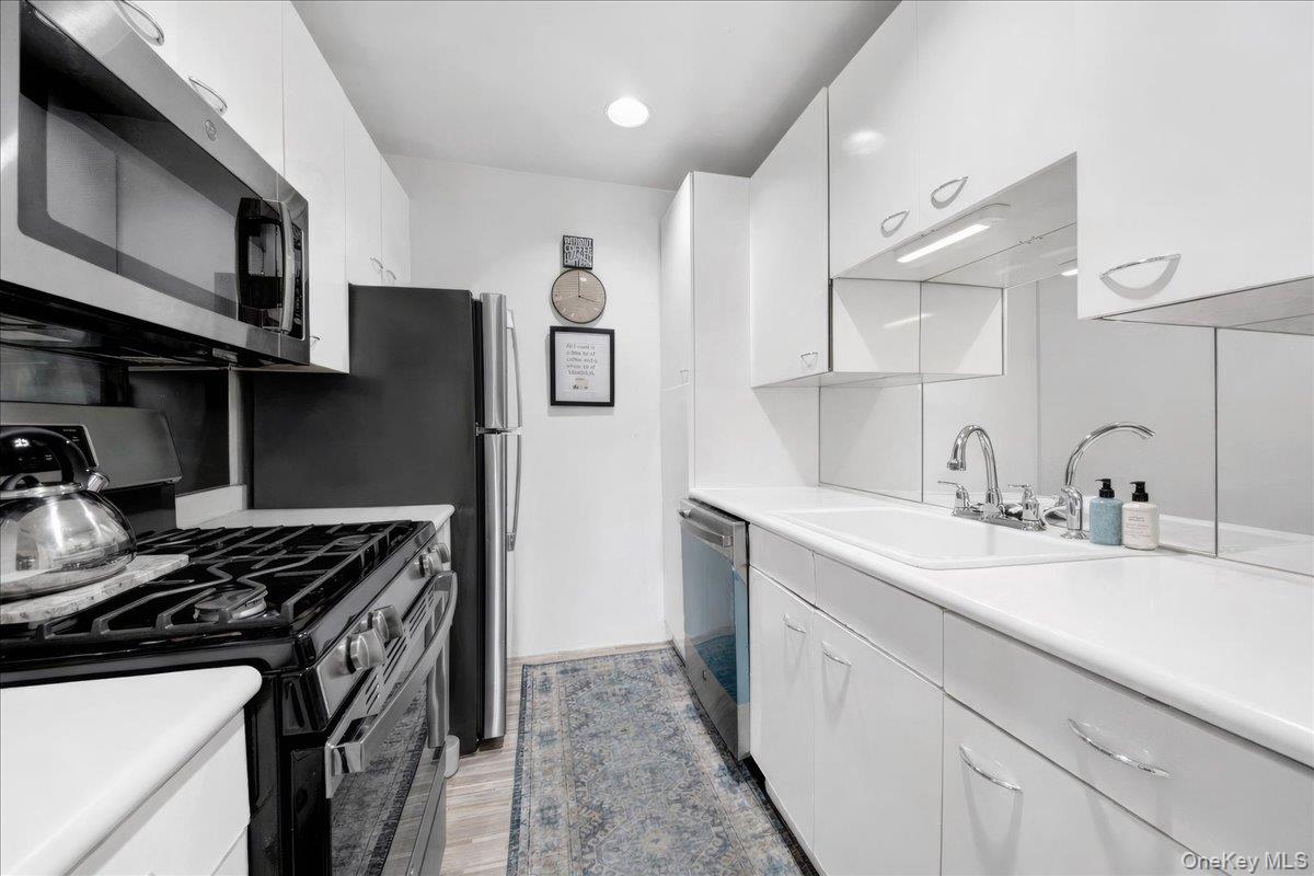 37 Harbor Lane 2a Property Photo 8