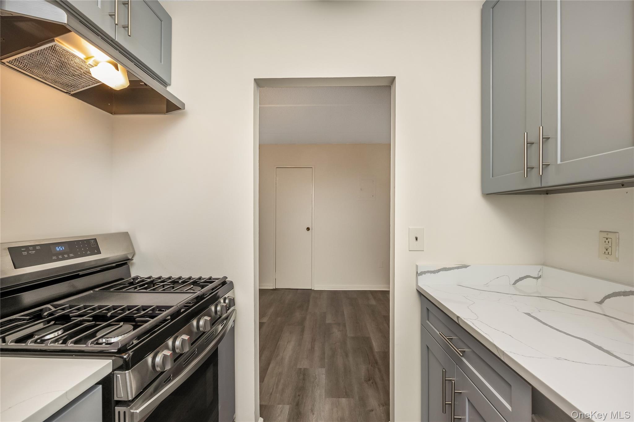 135 Post Avenue 1o Property Photo 10