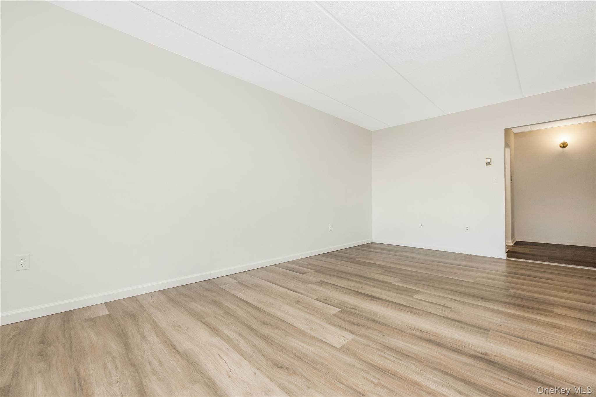 135 Post Avenue 1o Property Photo 12