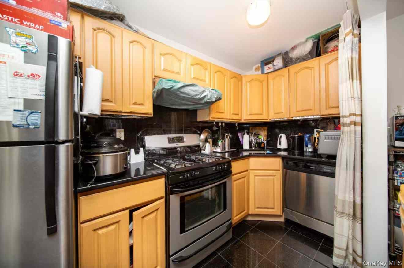 37-33 107th Street 2a Property Photo 5