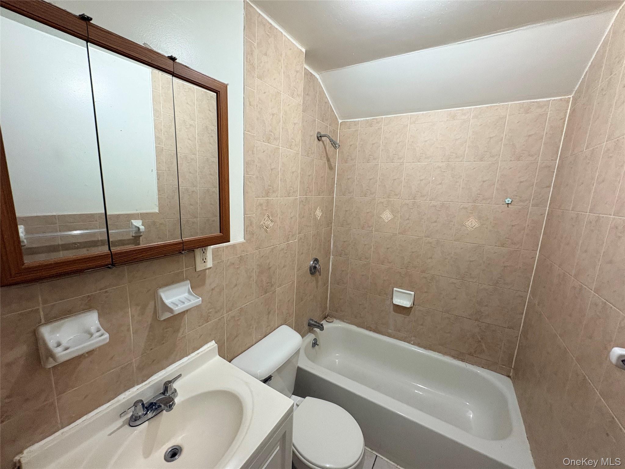 118-33 199th Street Property Photo 4