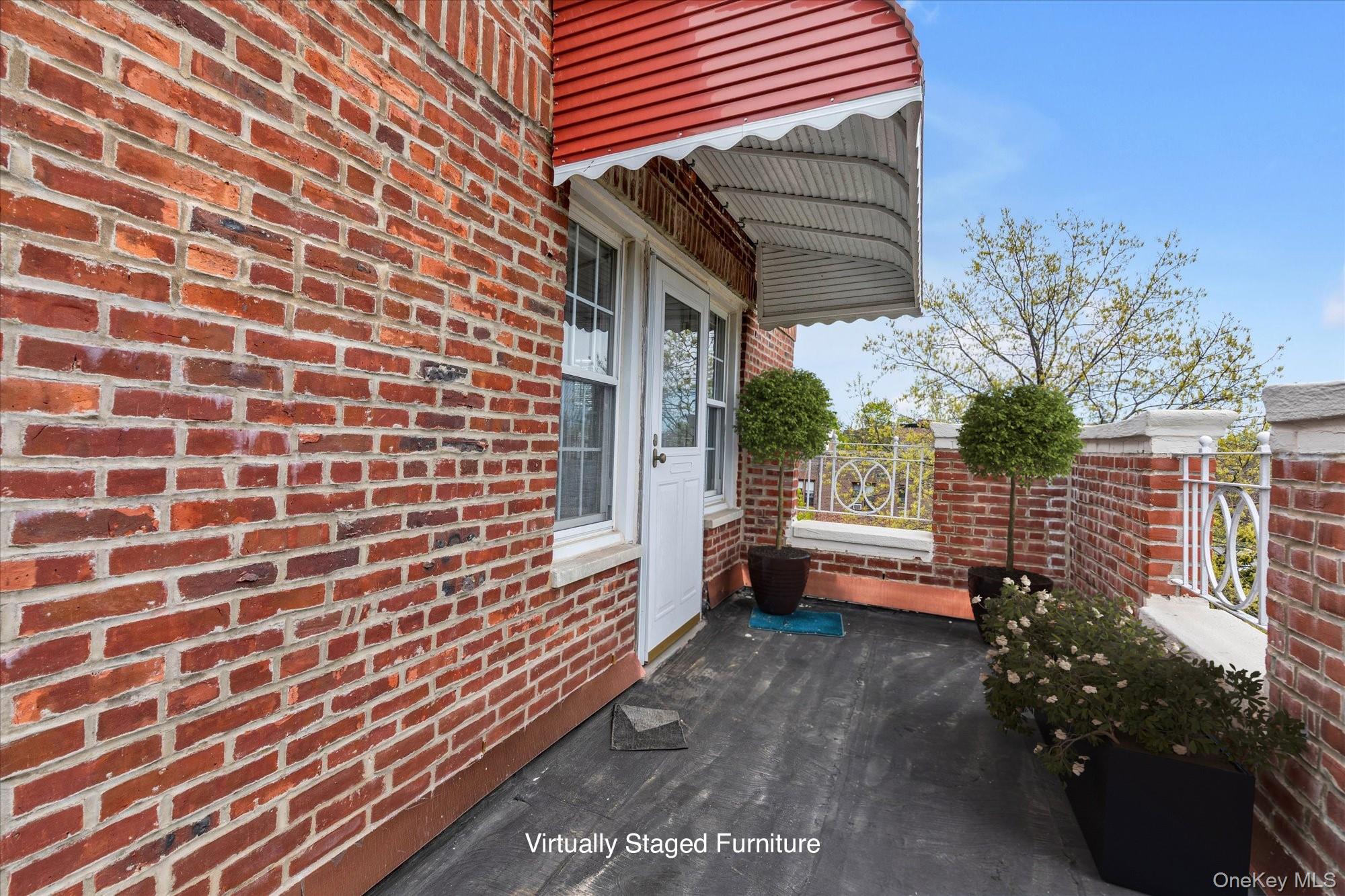 102 S Village Avenue 3b Property Photo 14