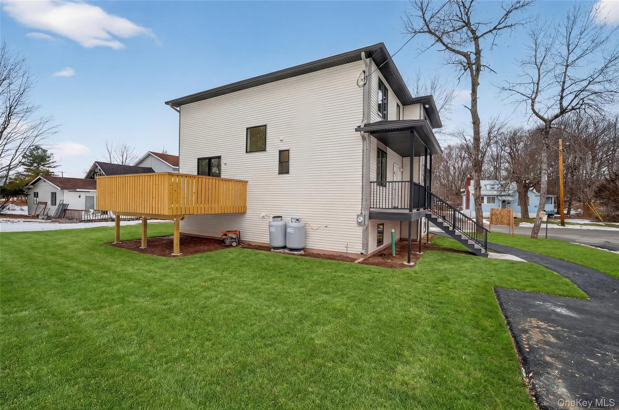 71 Lawrence Avenue Property Photo 4