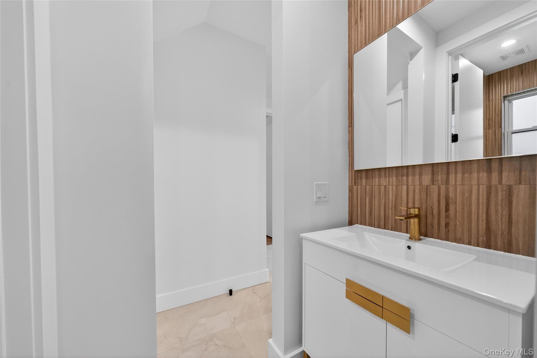 71 Lawrence Avenue Property Photo 20