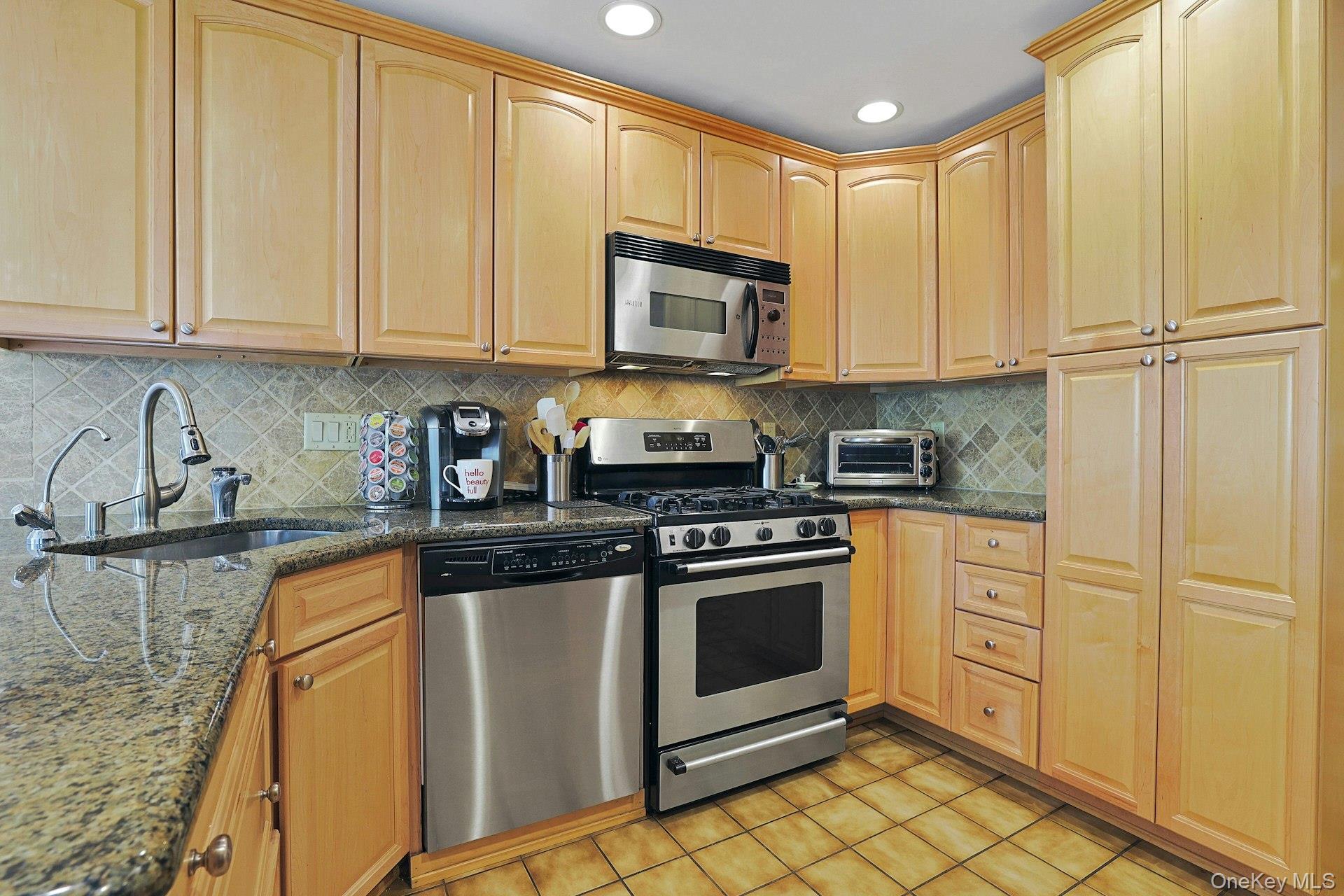 8 Sasson Terrace Property Photo 18