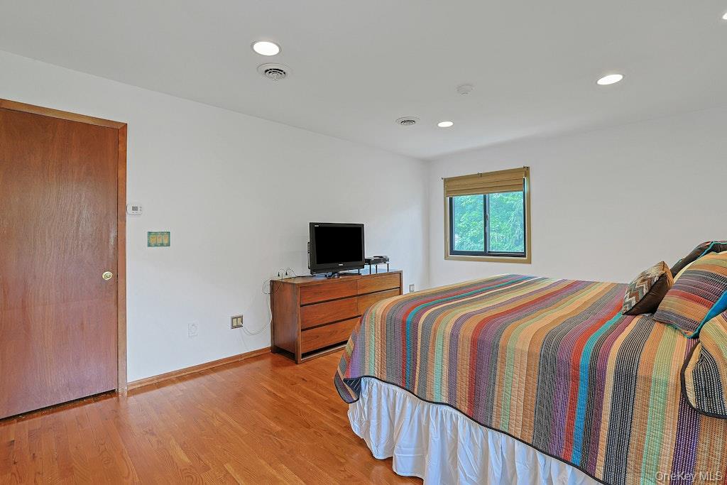 8 Sasson Terrace Property Photo 31