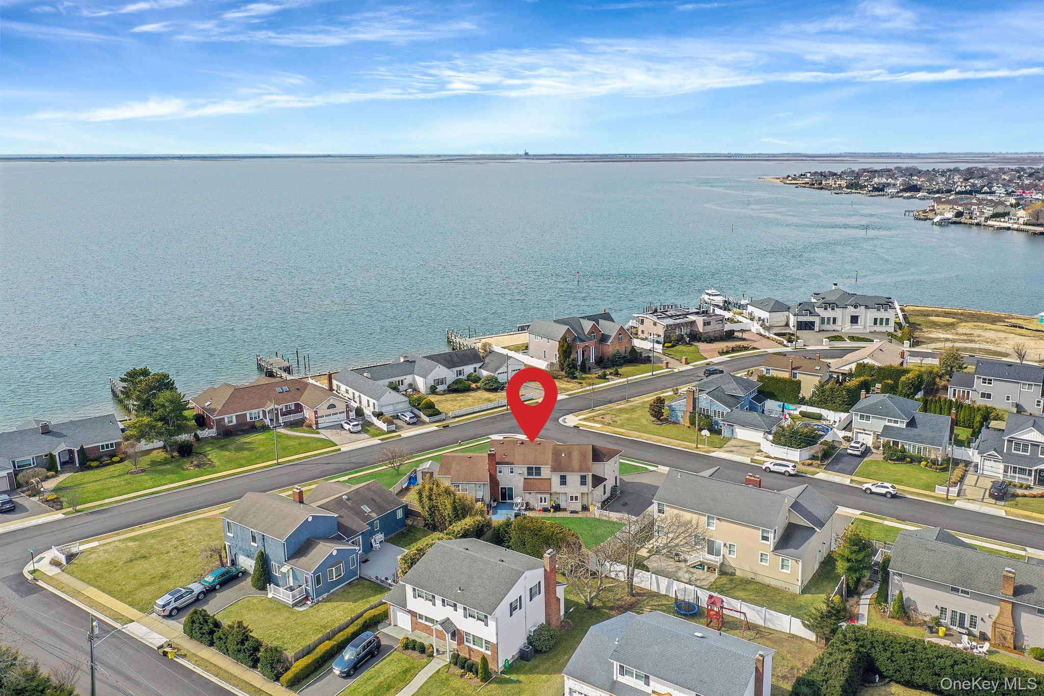 268 W Shore Drive Property Photo 2