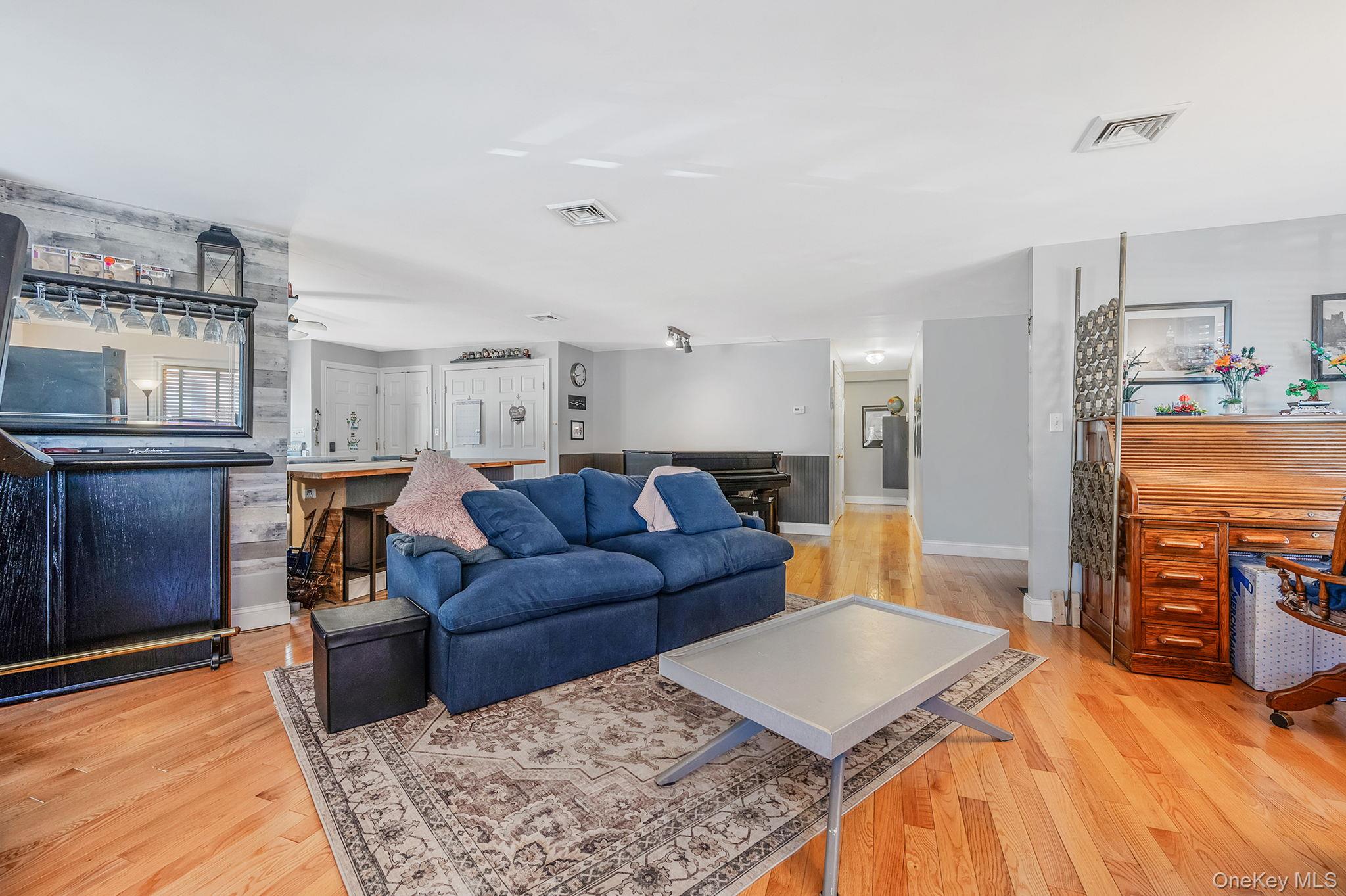 268 W Shore Drive Property Photo 4