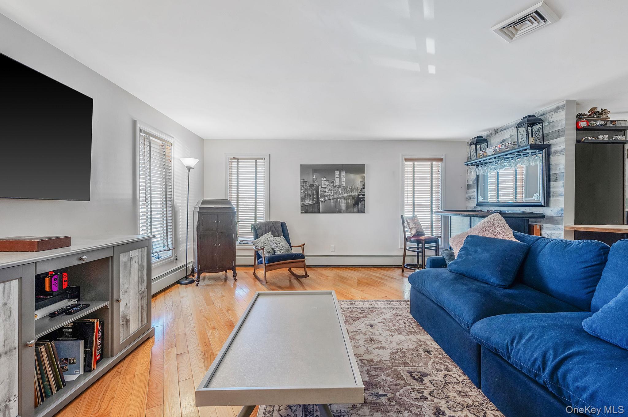 268 W Shore Drive Property Photo 5
