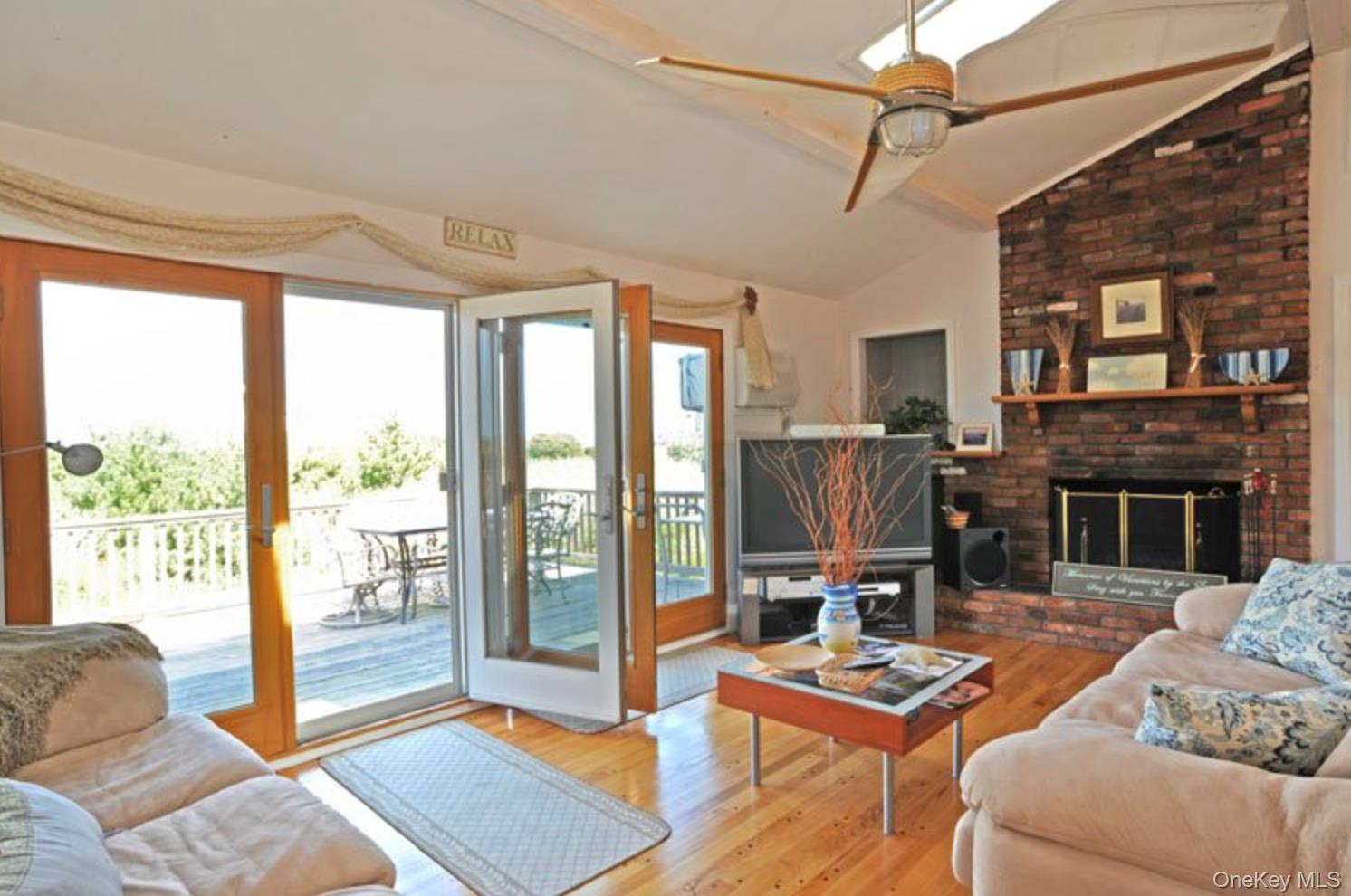 900 Dune Road Property Photo 14