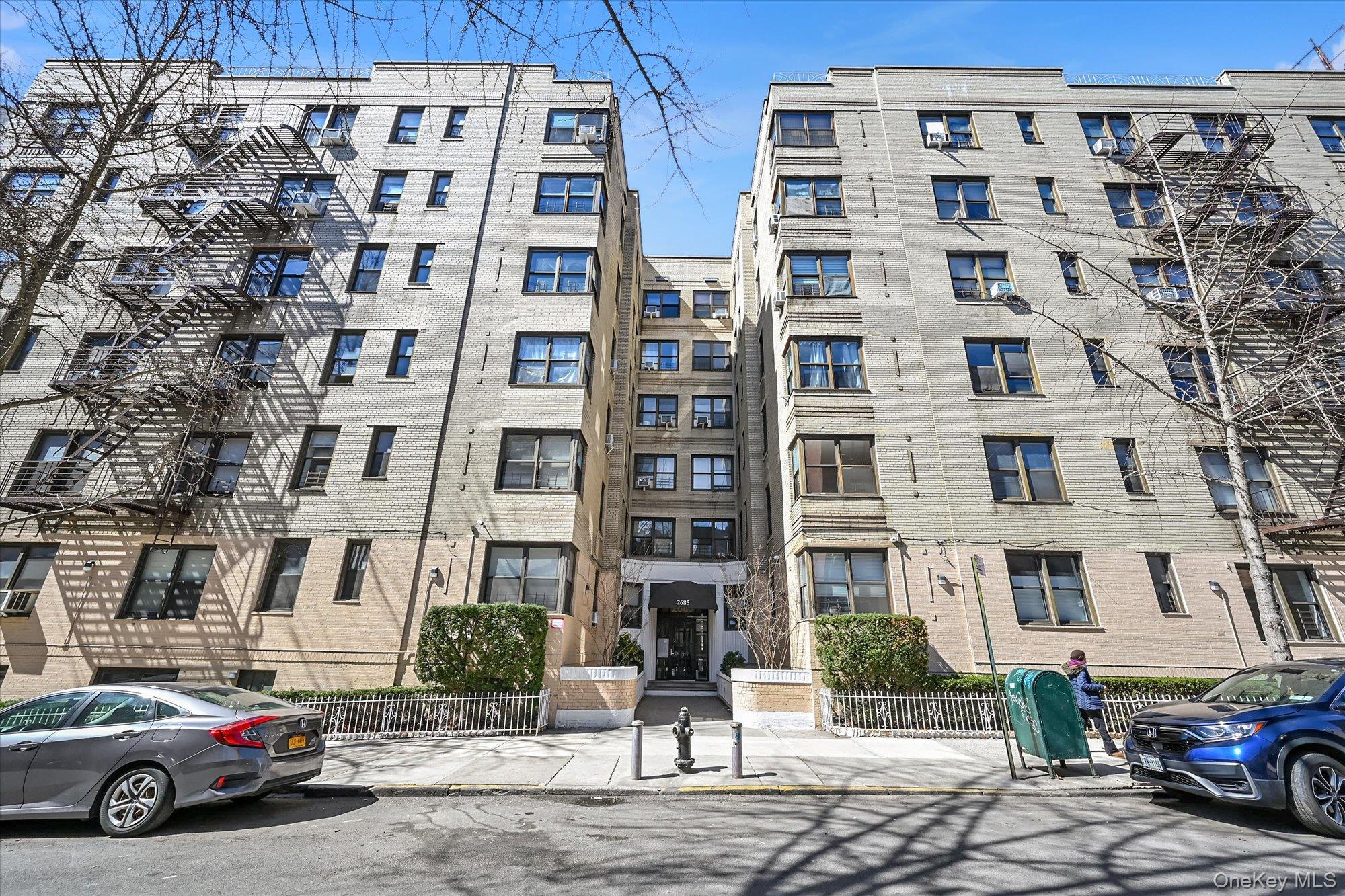 2685 Creston Avenue 1-E Property Photo 1