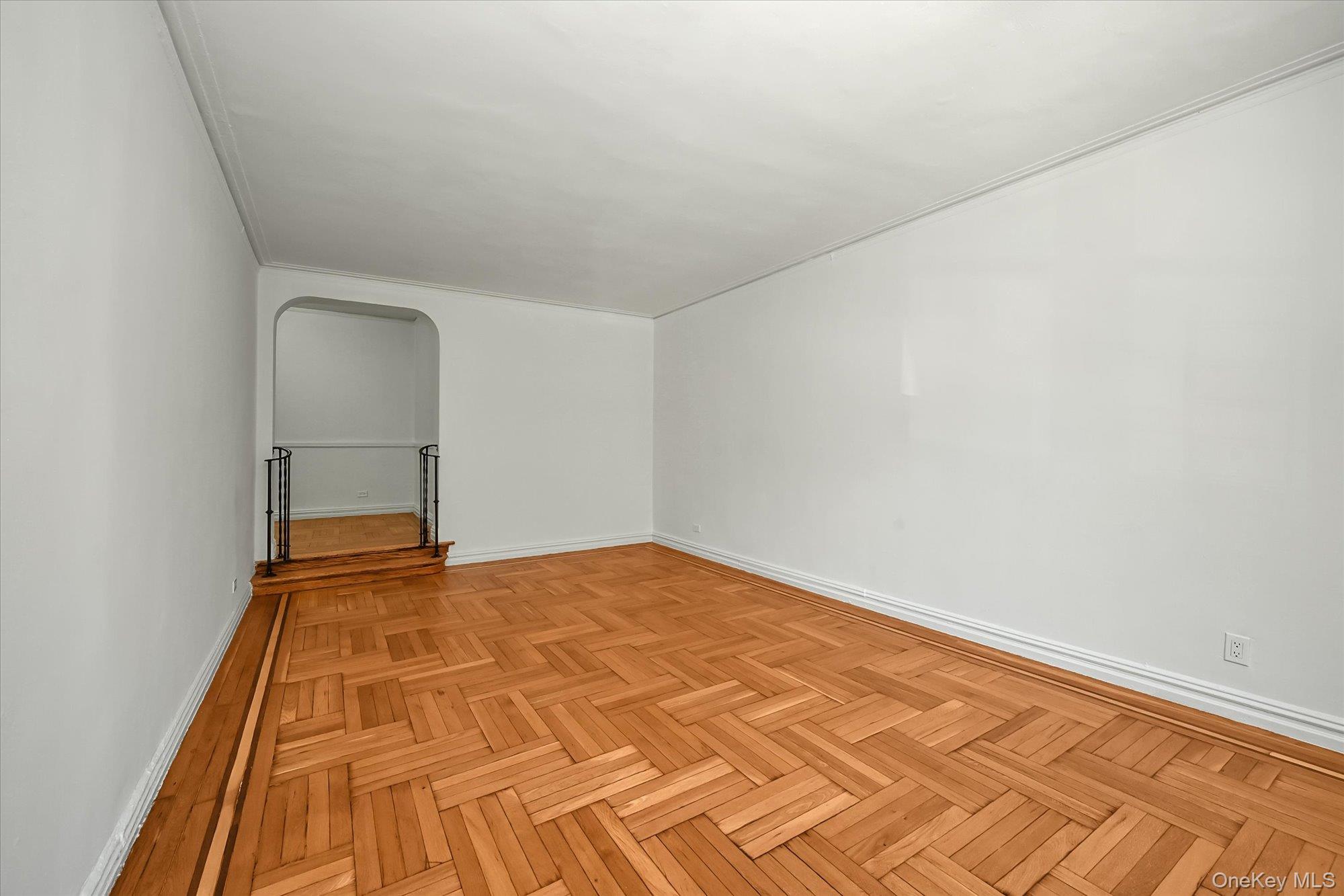 2685 Creston Avenue 1-e Property Photo 6