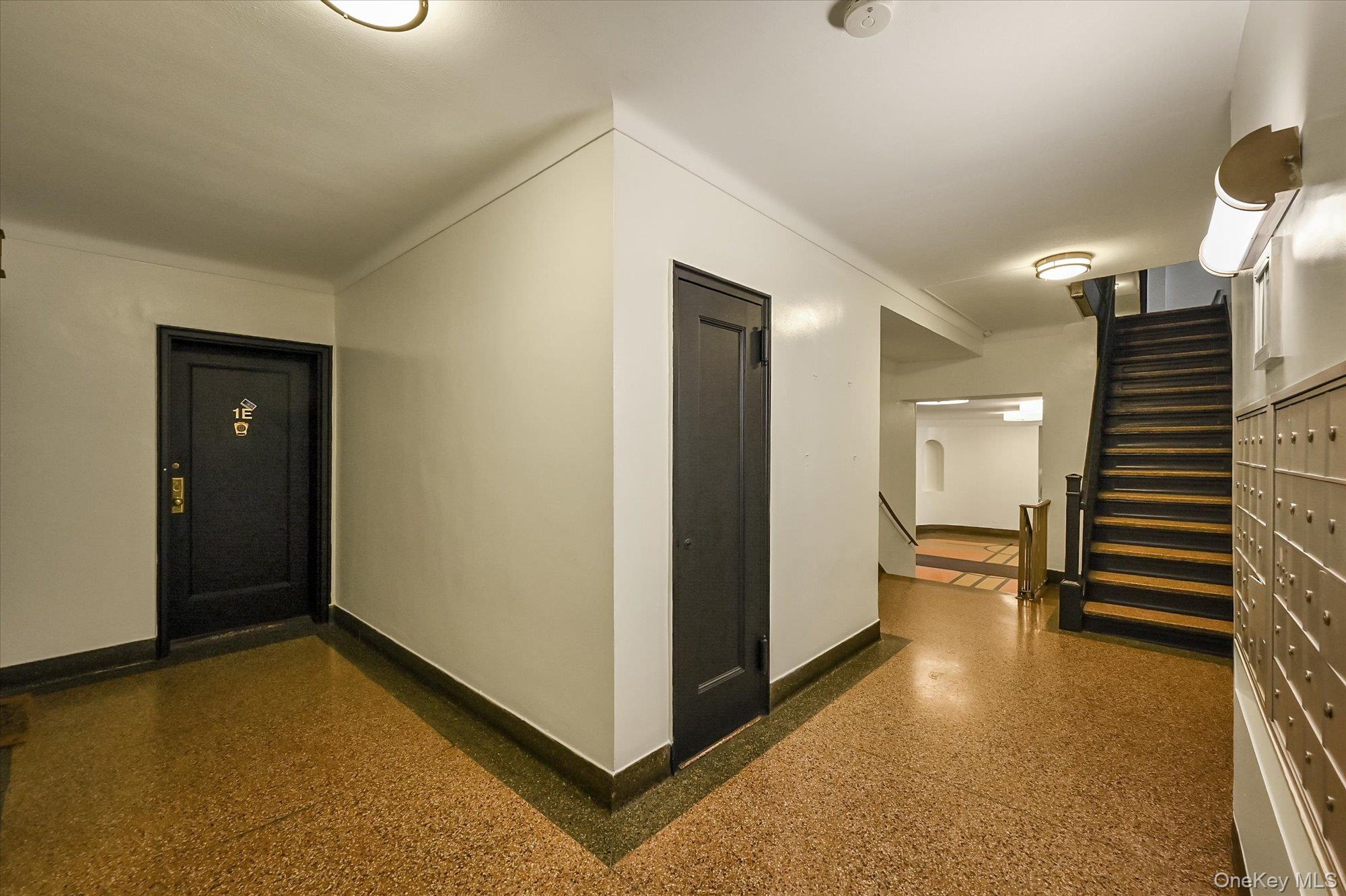 2685 Creston Avenue 1-e Property Photo 16