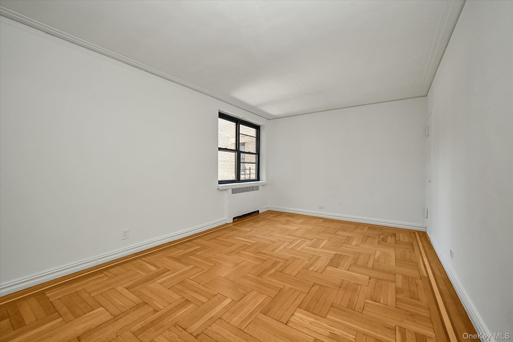 2685 Creston Avenue 2-f Property Photo 3