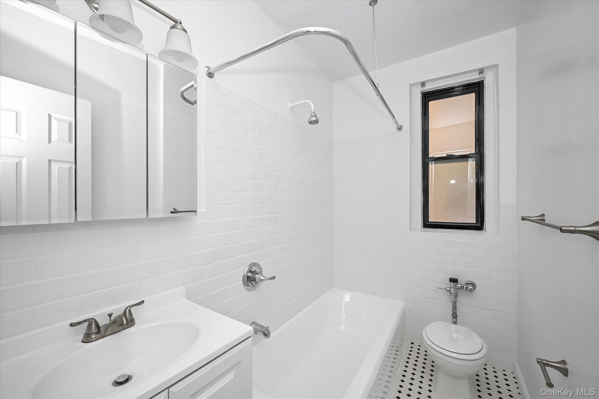 2685 Creston Avenue 2-f Property Photo 16