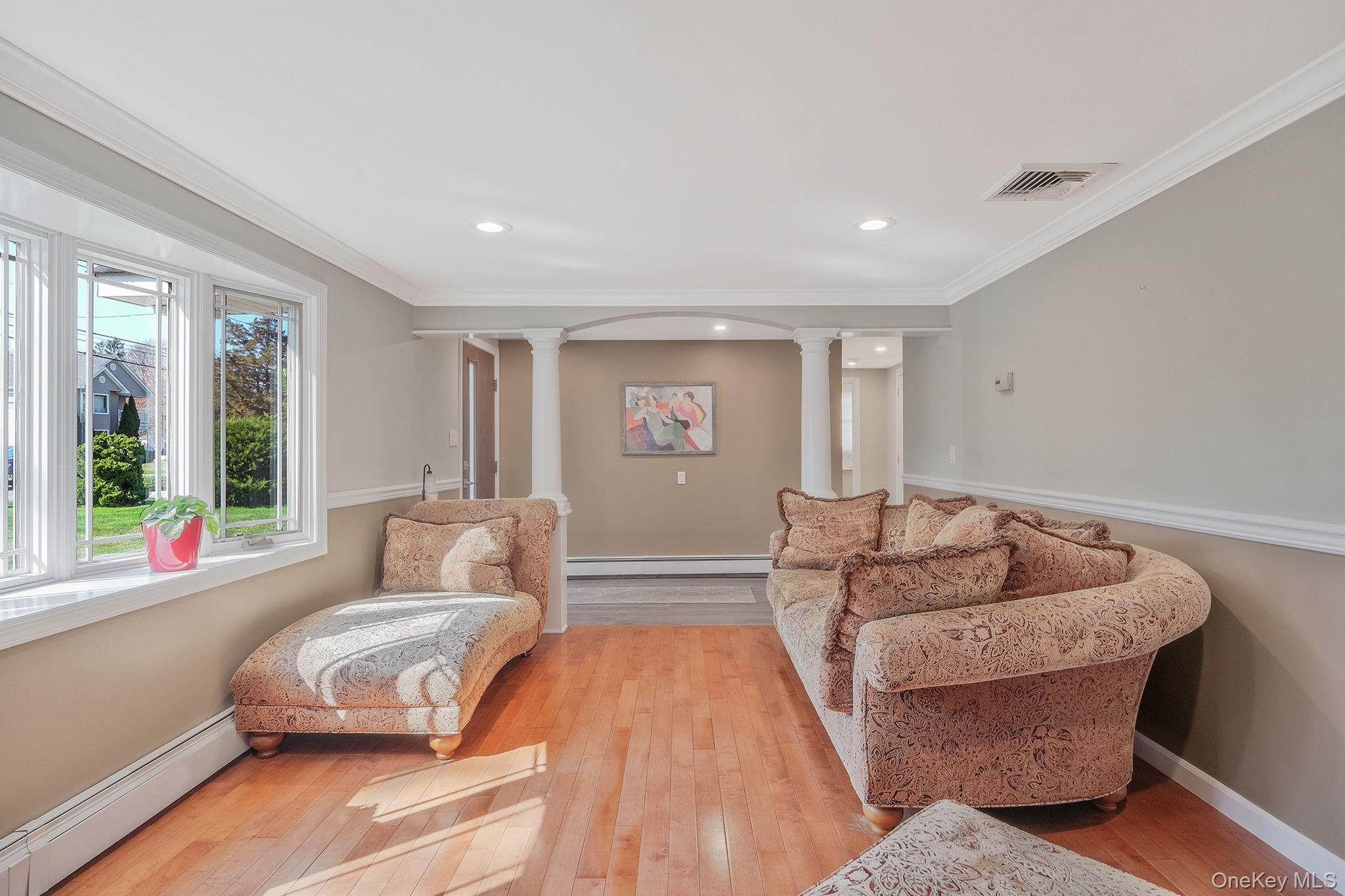 43 Hallock Avenue Property Photo 10