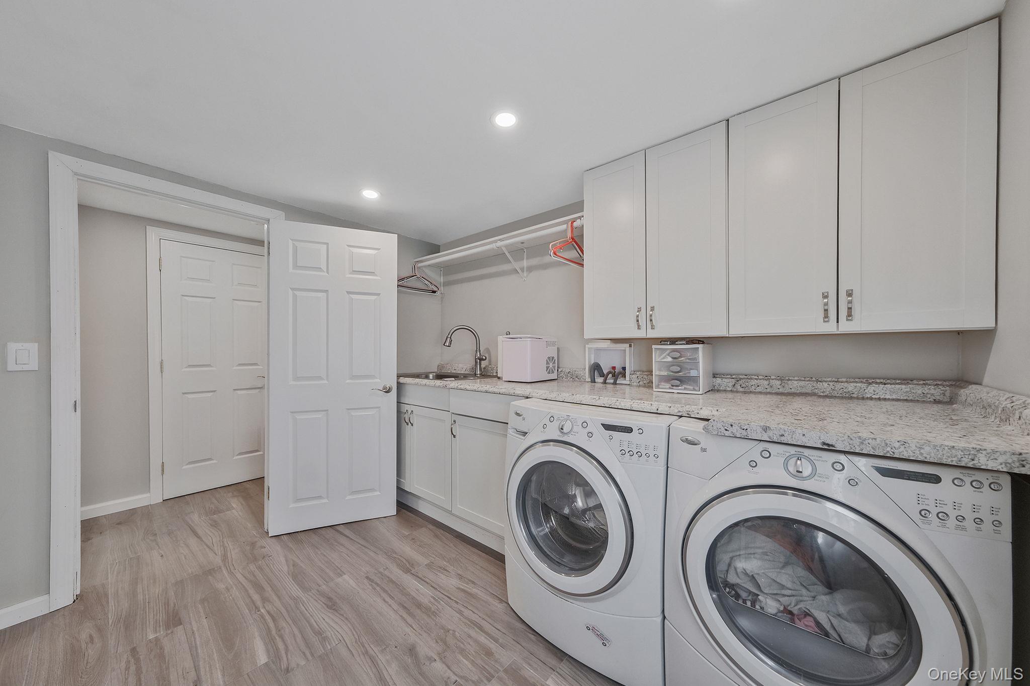 43 Hallock Avenue Property Photo 14