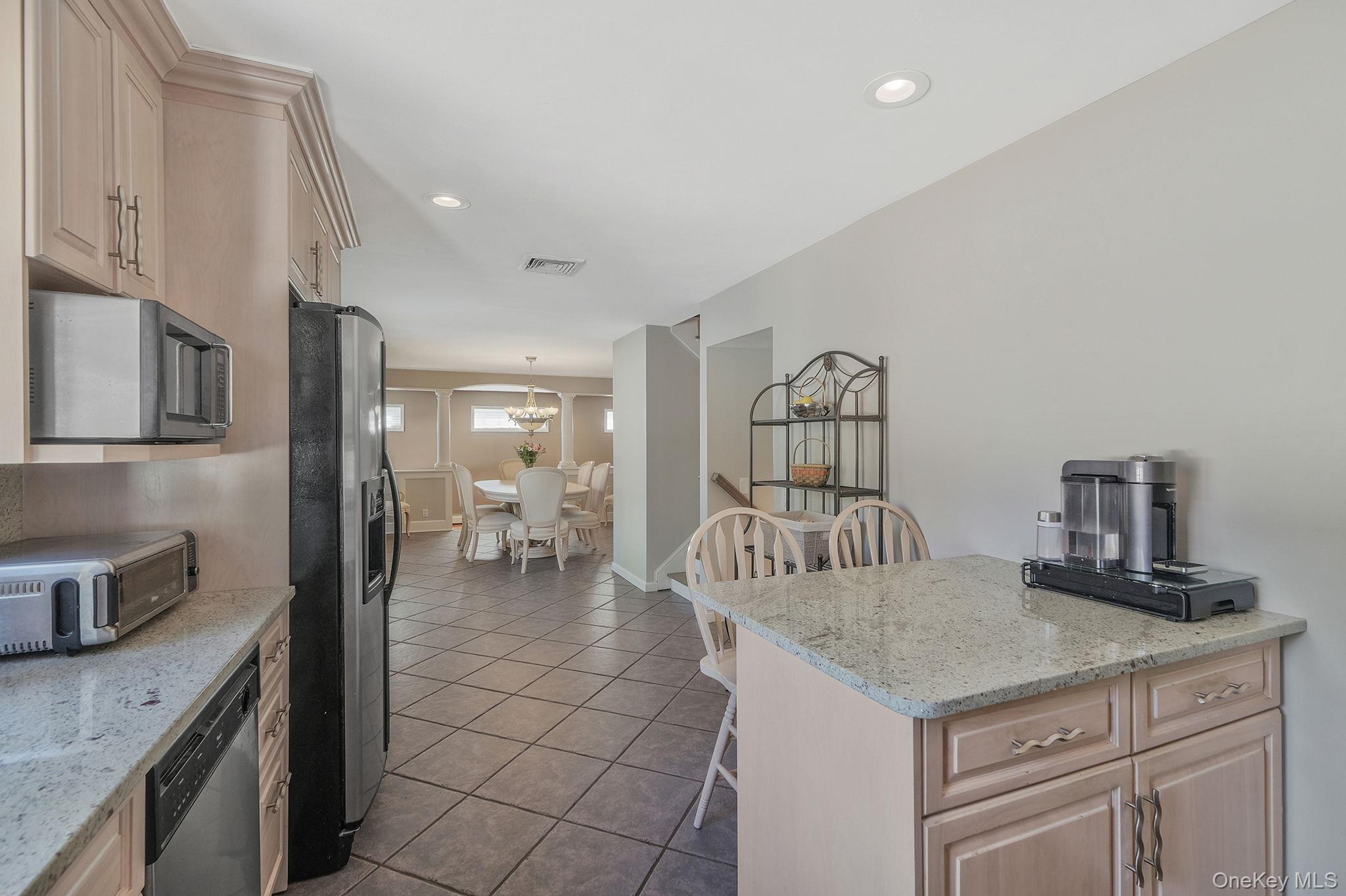 43 Hallock Avenue Property Photo 19
