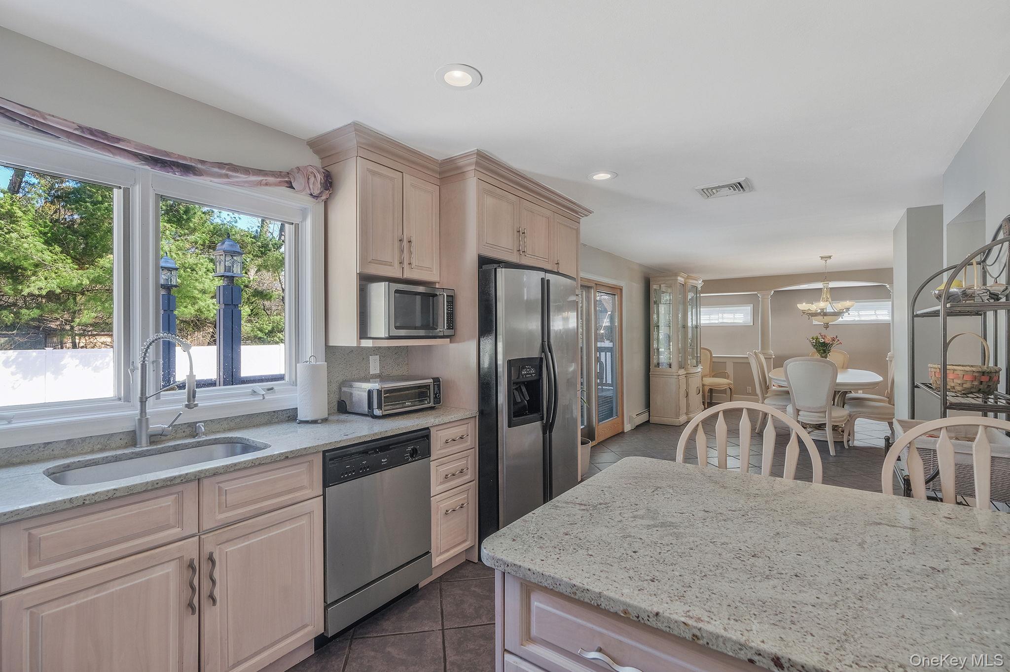 43 Hallock Avenue Property Photo 20