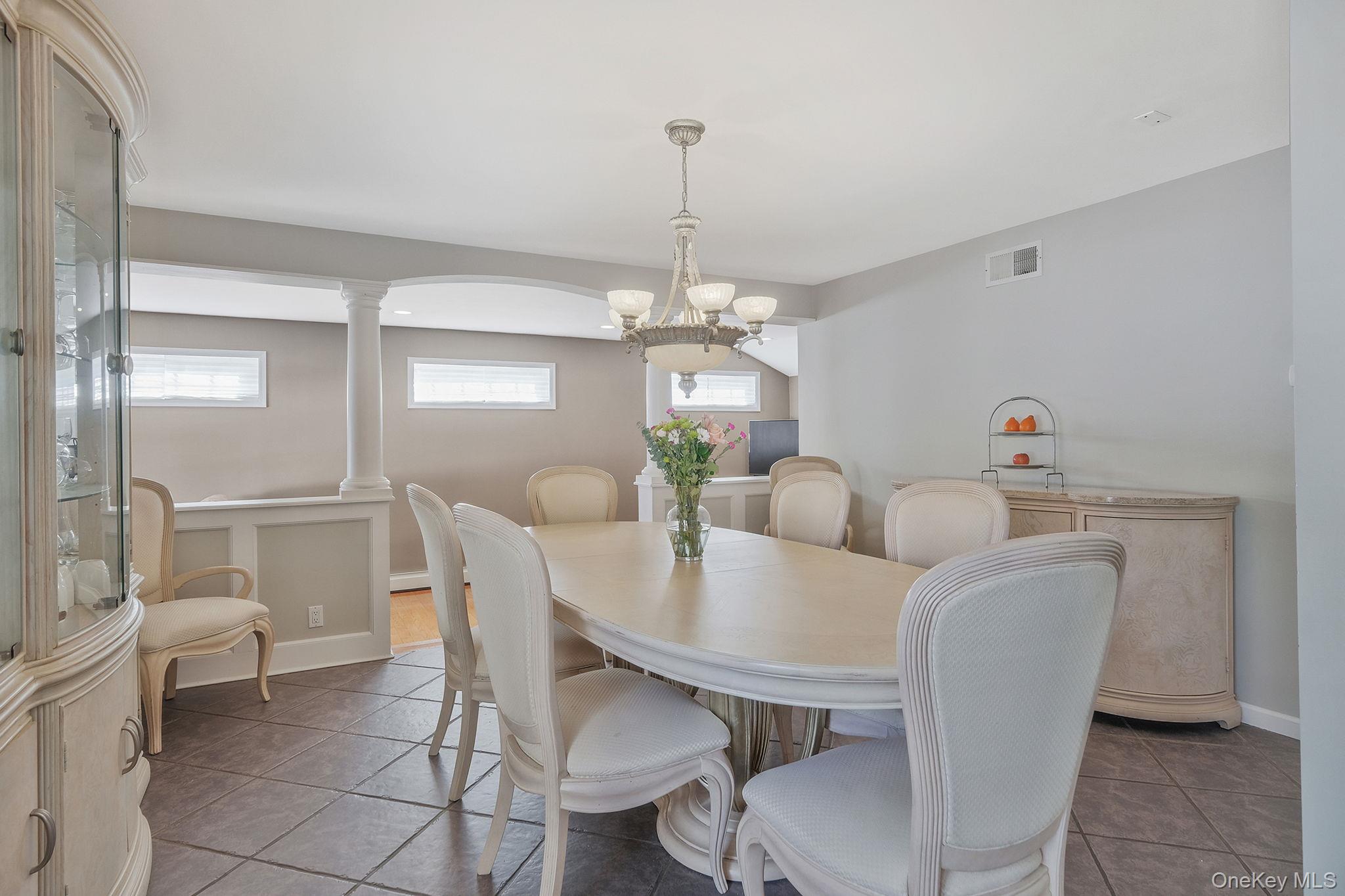 43 Hallock Avenue Property Photo 23