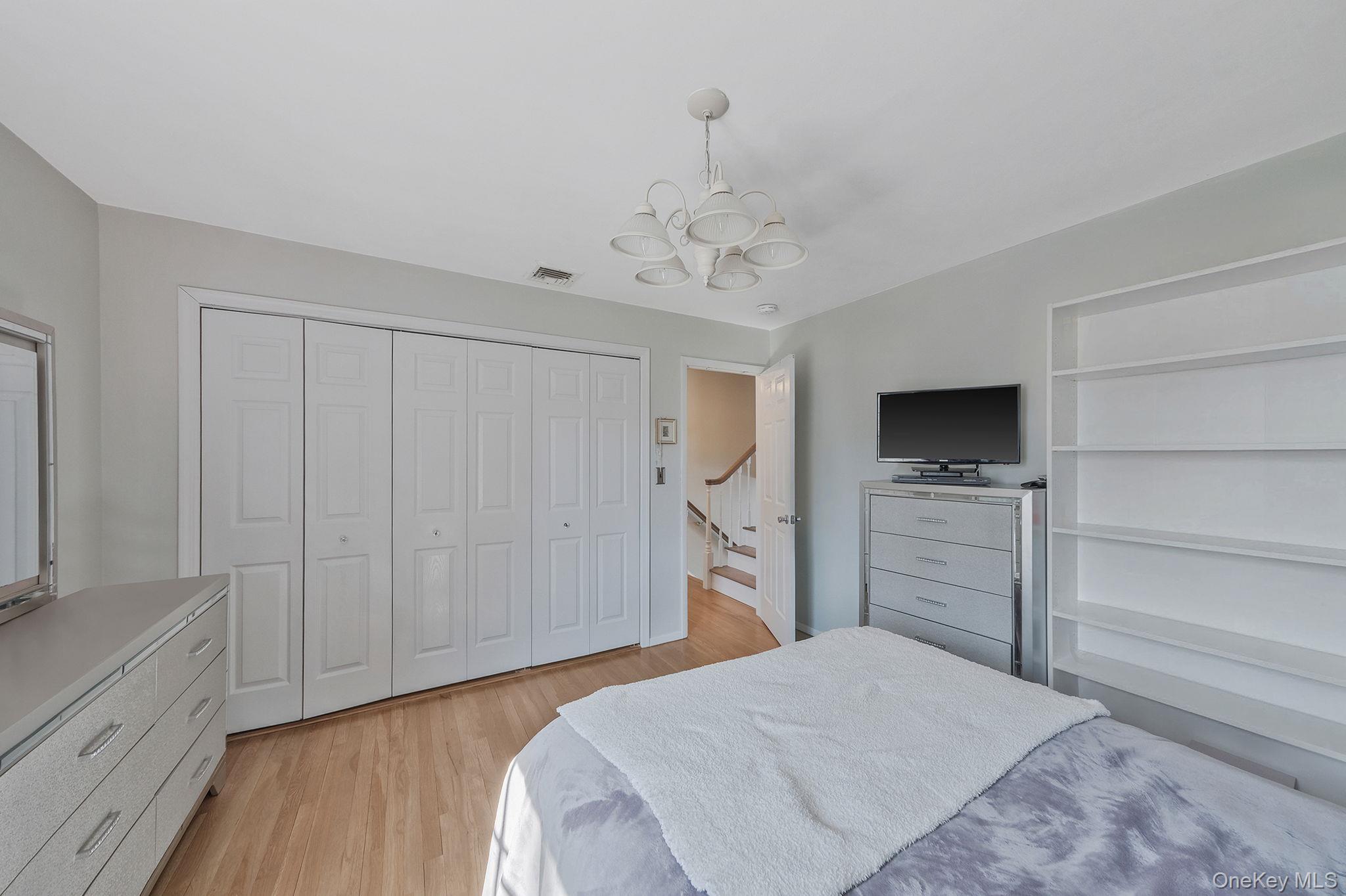 43 Hallock Avenue Property Photo 29
