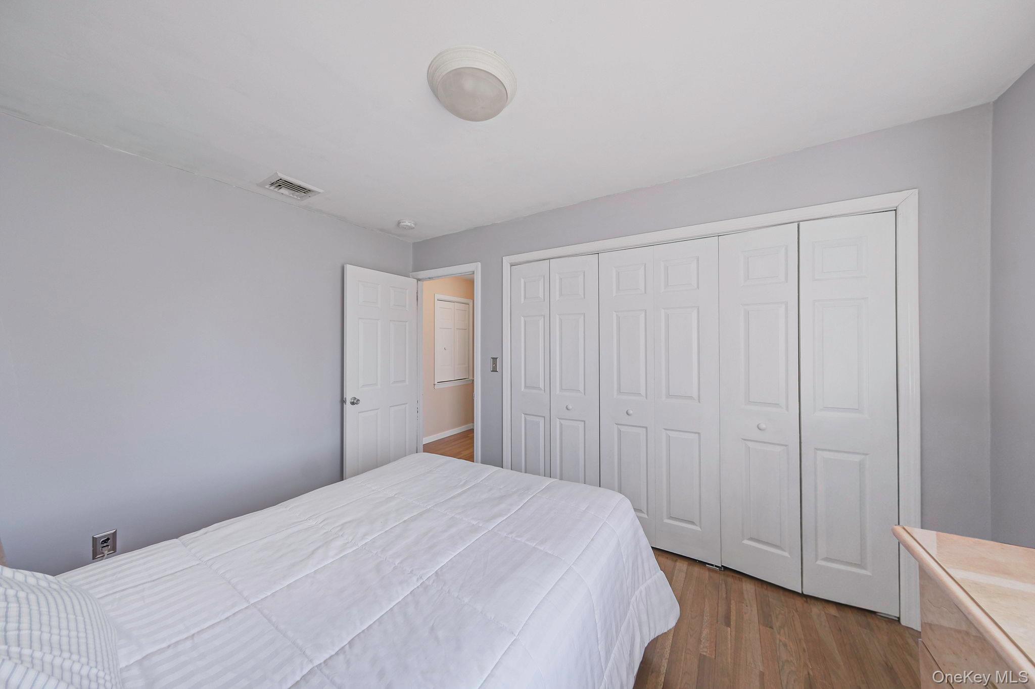 43 Hallock Avenue Property Photo 32