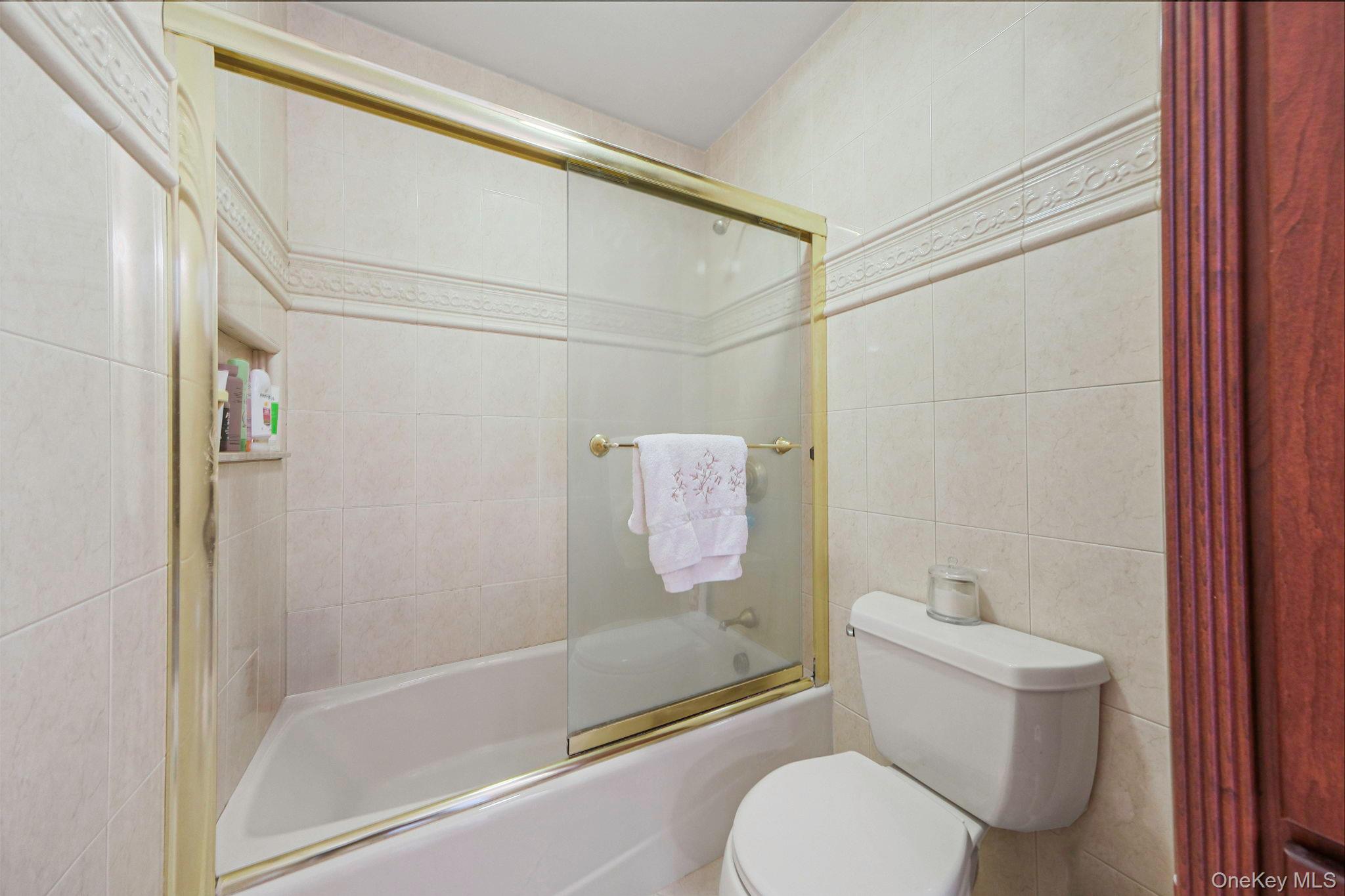 43 Hallock Avenue Property Photo 34