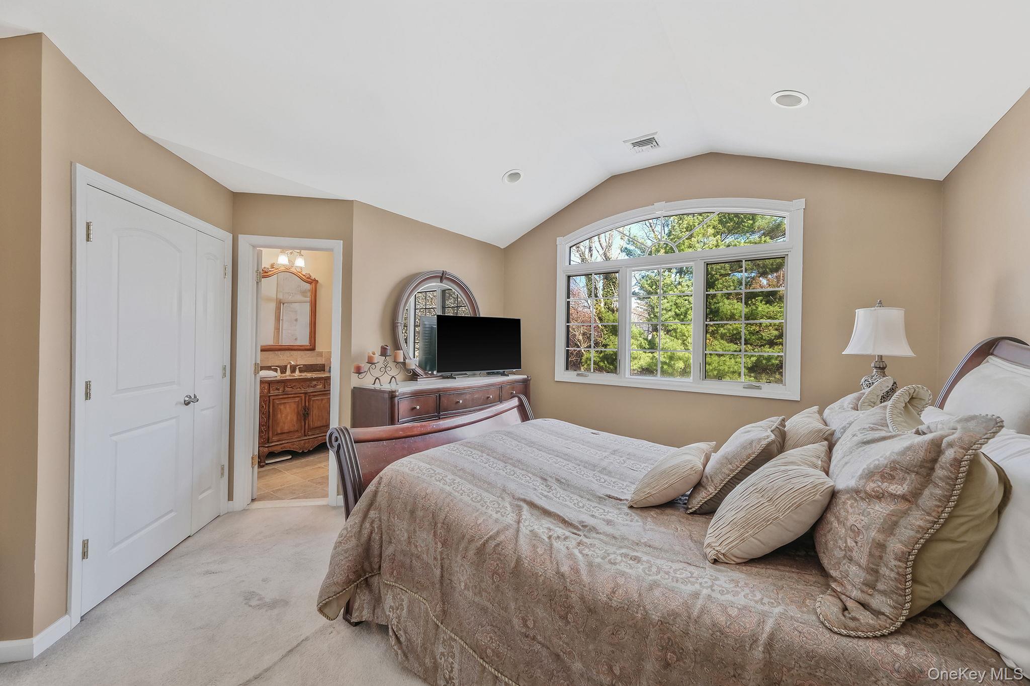 43 Hallock Avenue Property Photo 38