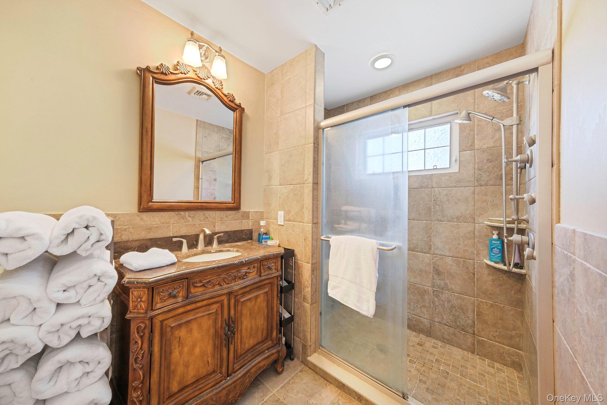 43 Hallock Avenue Property Photo 39