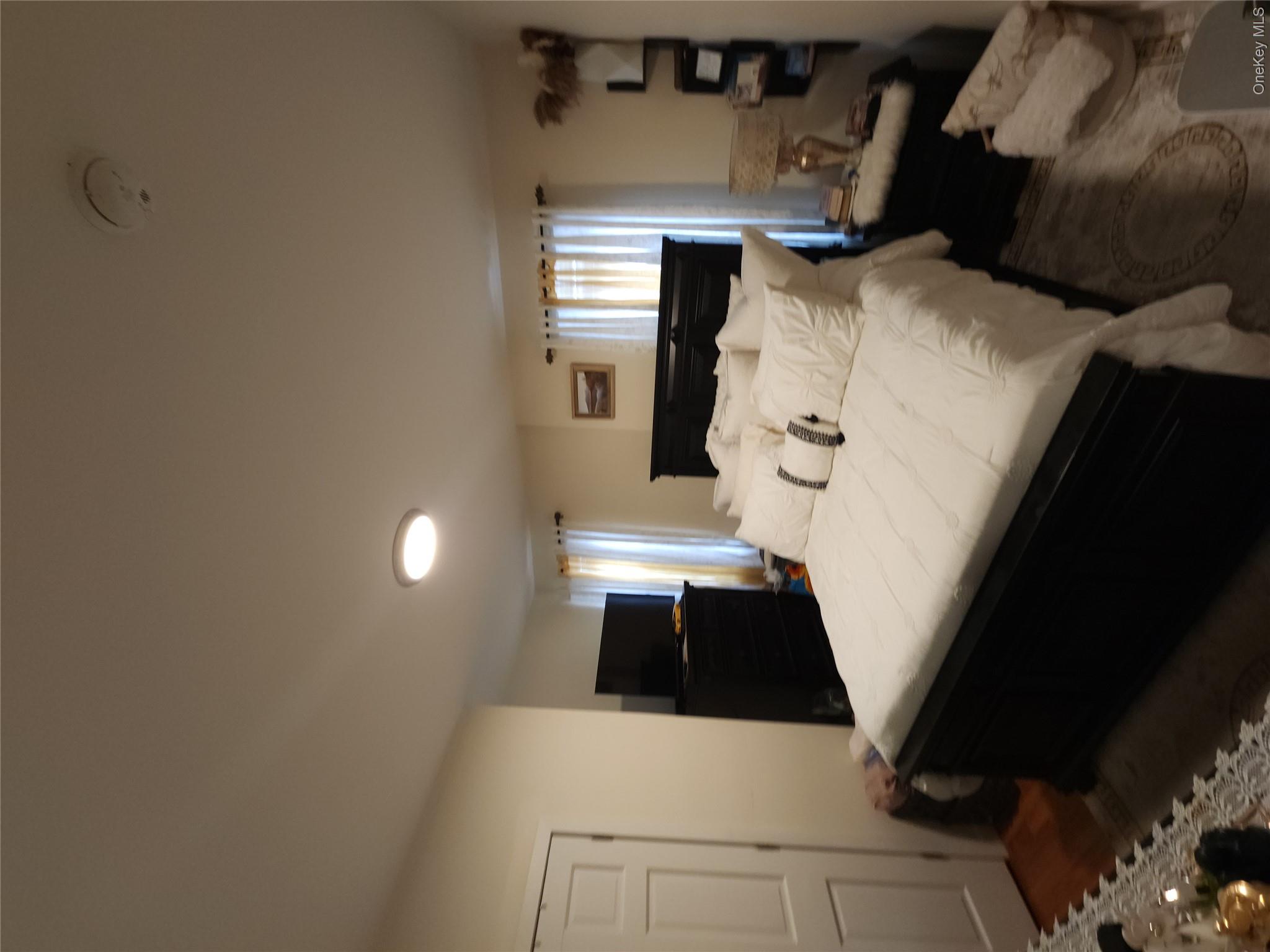 735 E 93rd Street Property Photo 5