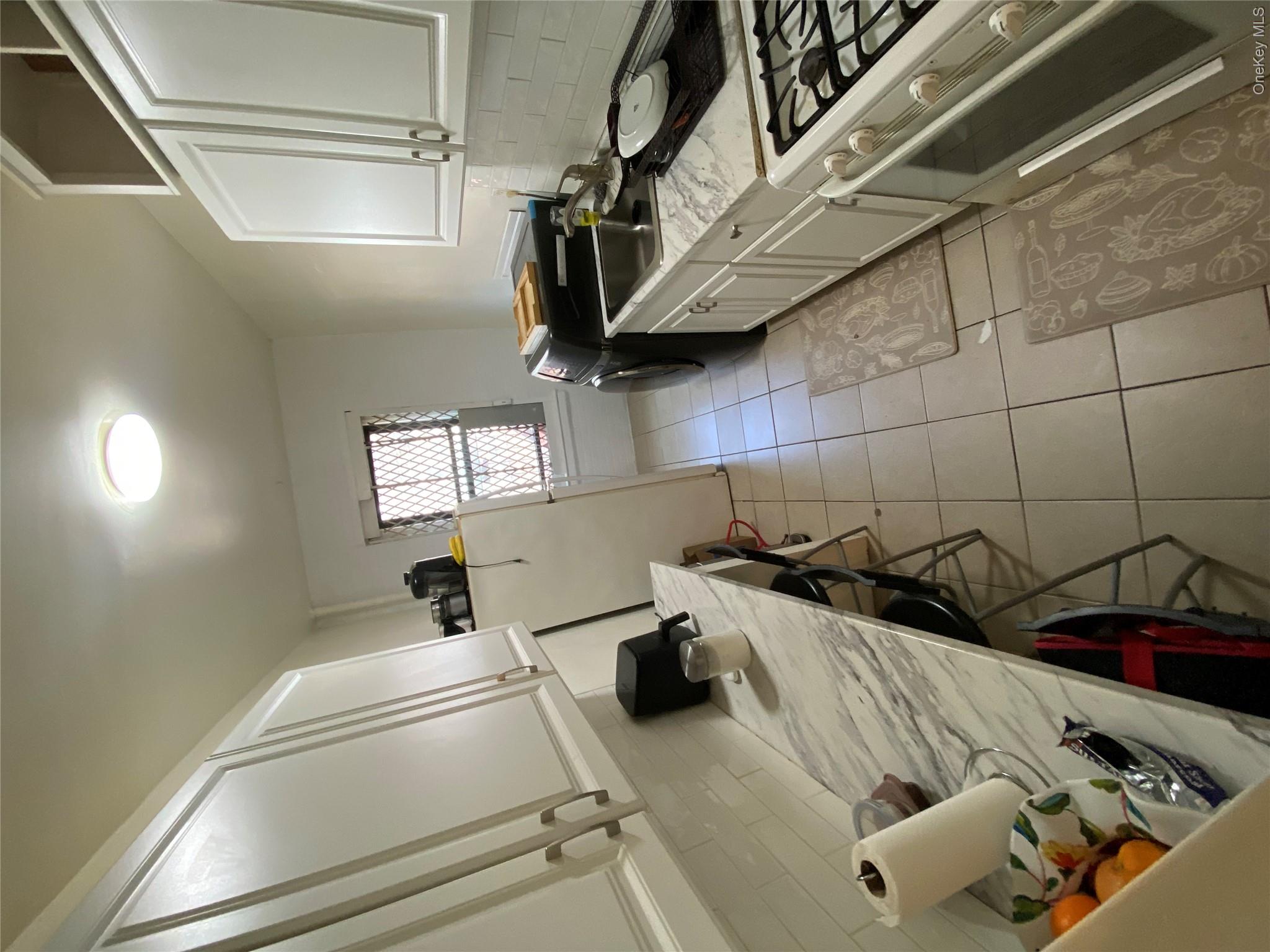 1045 Anderson Avenue 2g Property Photo 5
