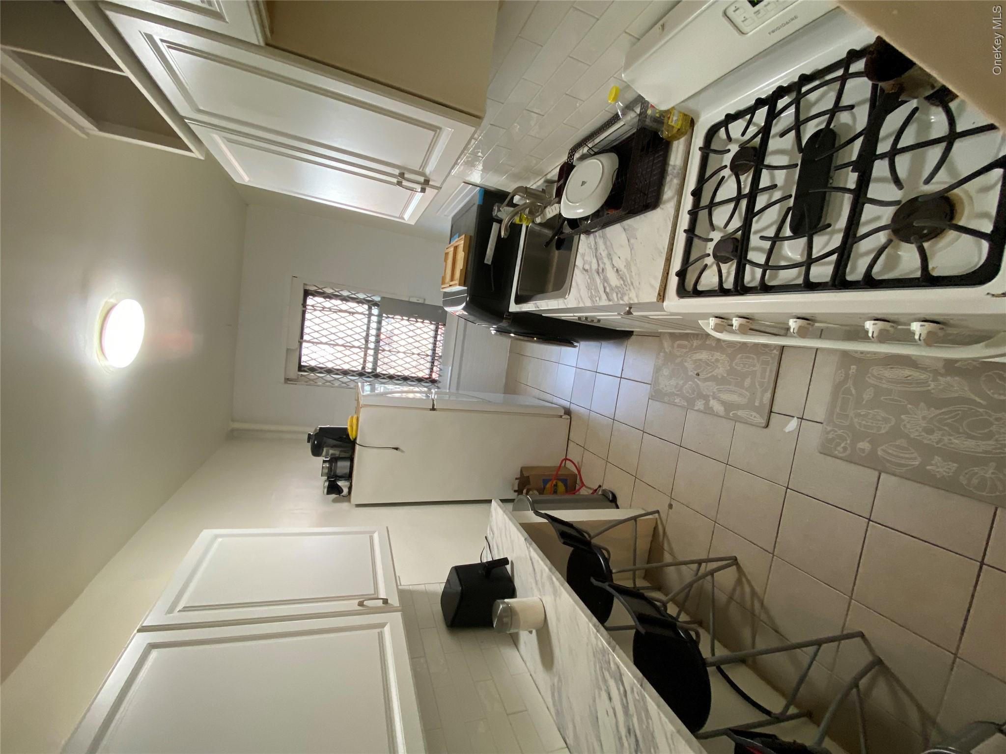 1045 Anderson Avenue 2g Property Photo 7