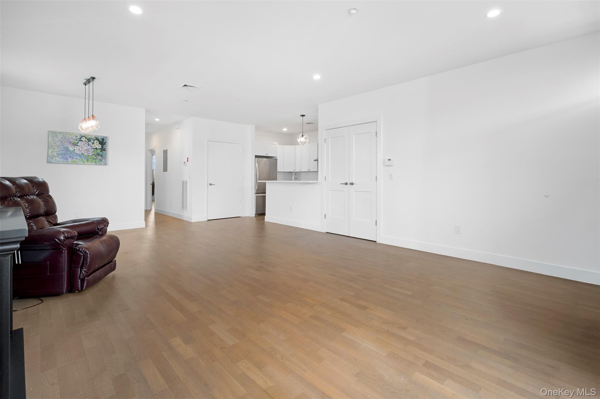 401 Breton Way 401 Property Photo 3