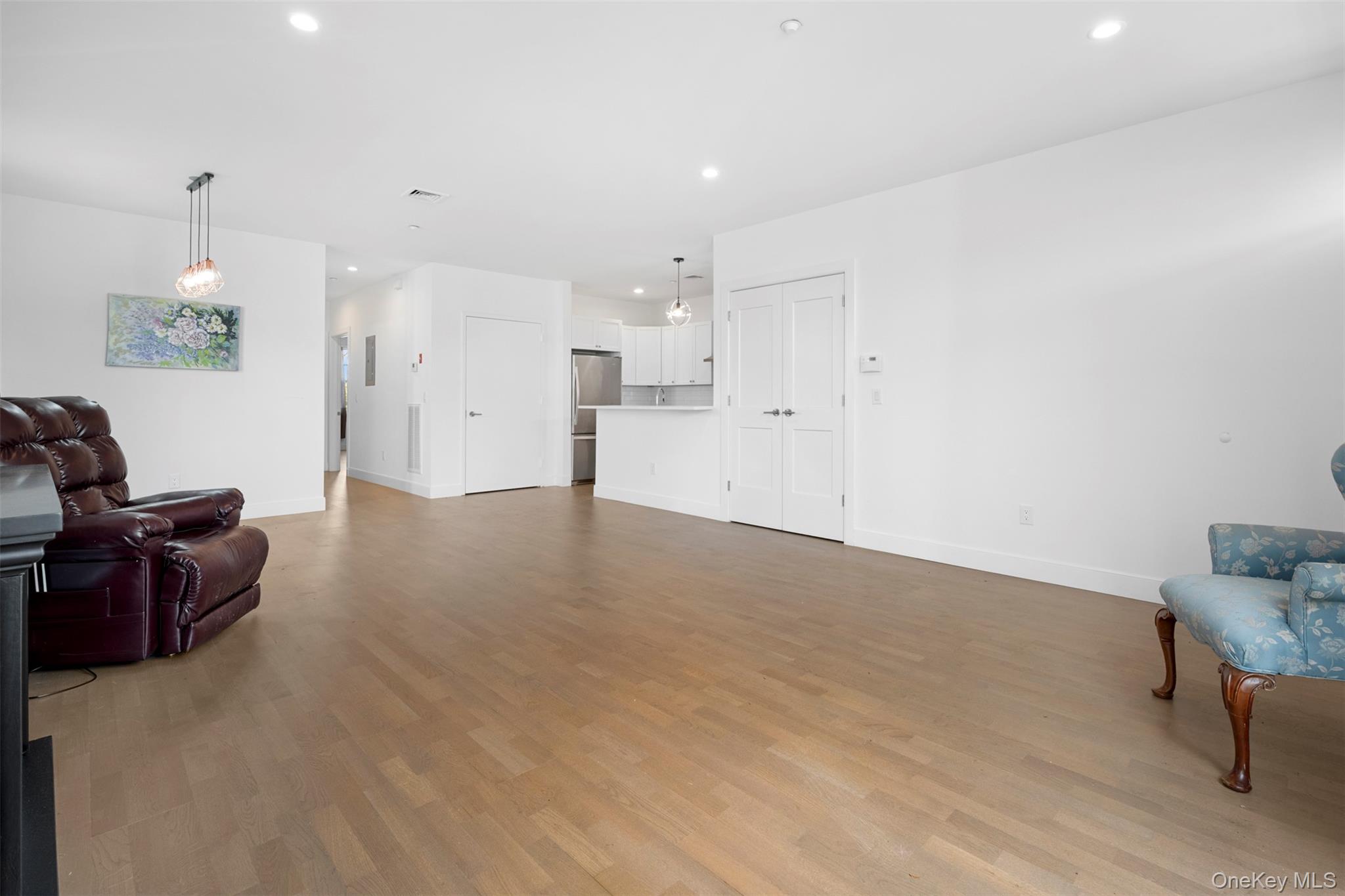 401 Breton Way 401 Property Photo 5