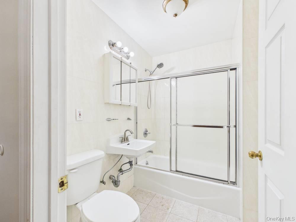 4135 67th Street 2a Property Photo 7