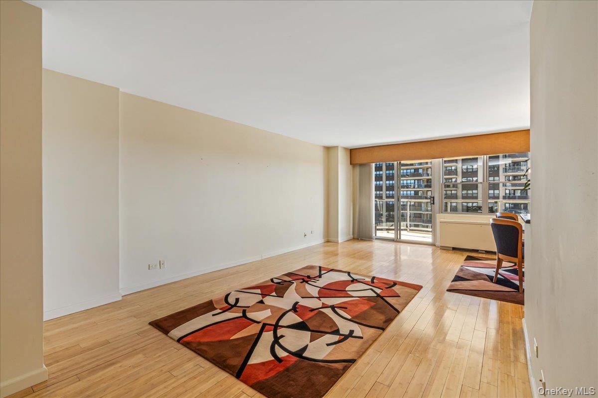 17-85 215th Street 8g Property Photo 3