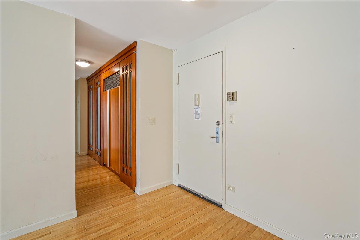 17-85 215th Street 8g Property Photo 4
