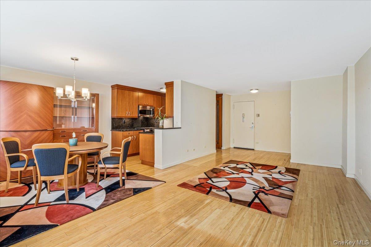 17-85 215th Street 8g Property Photo 6