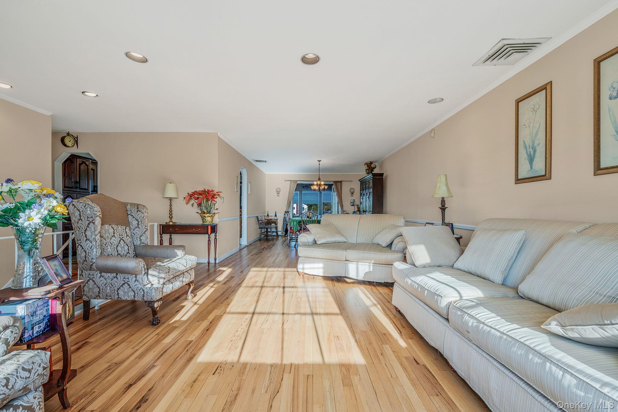 146 Awixa Avenue Property Photo 11