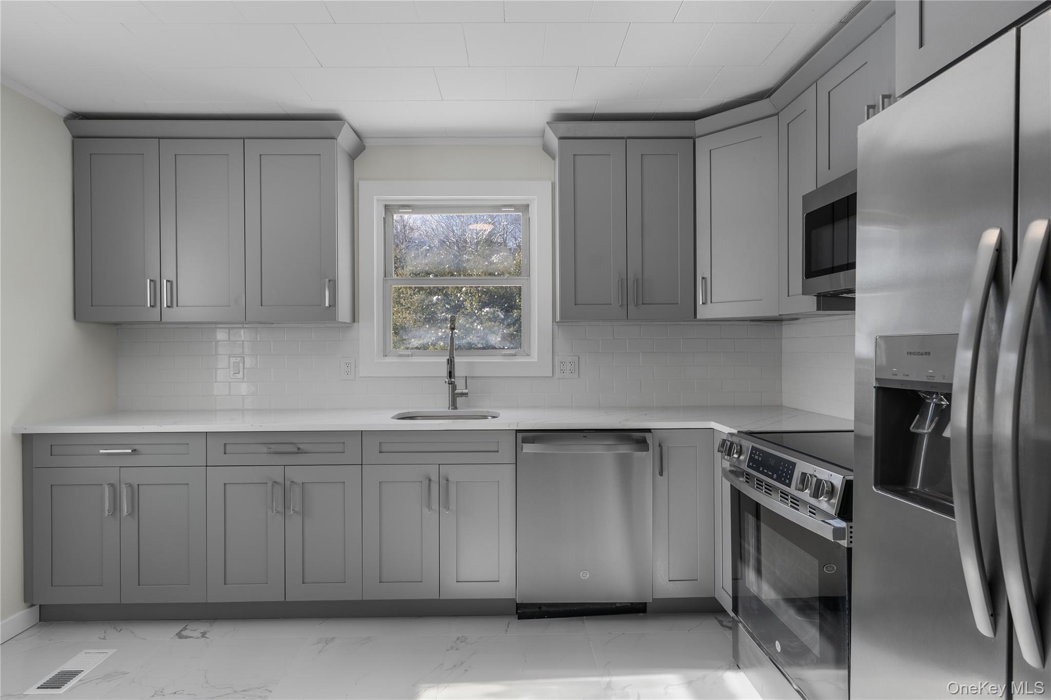 220 County Road 21 Property Photo 6