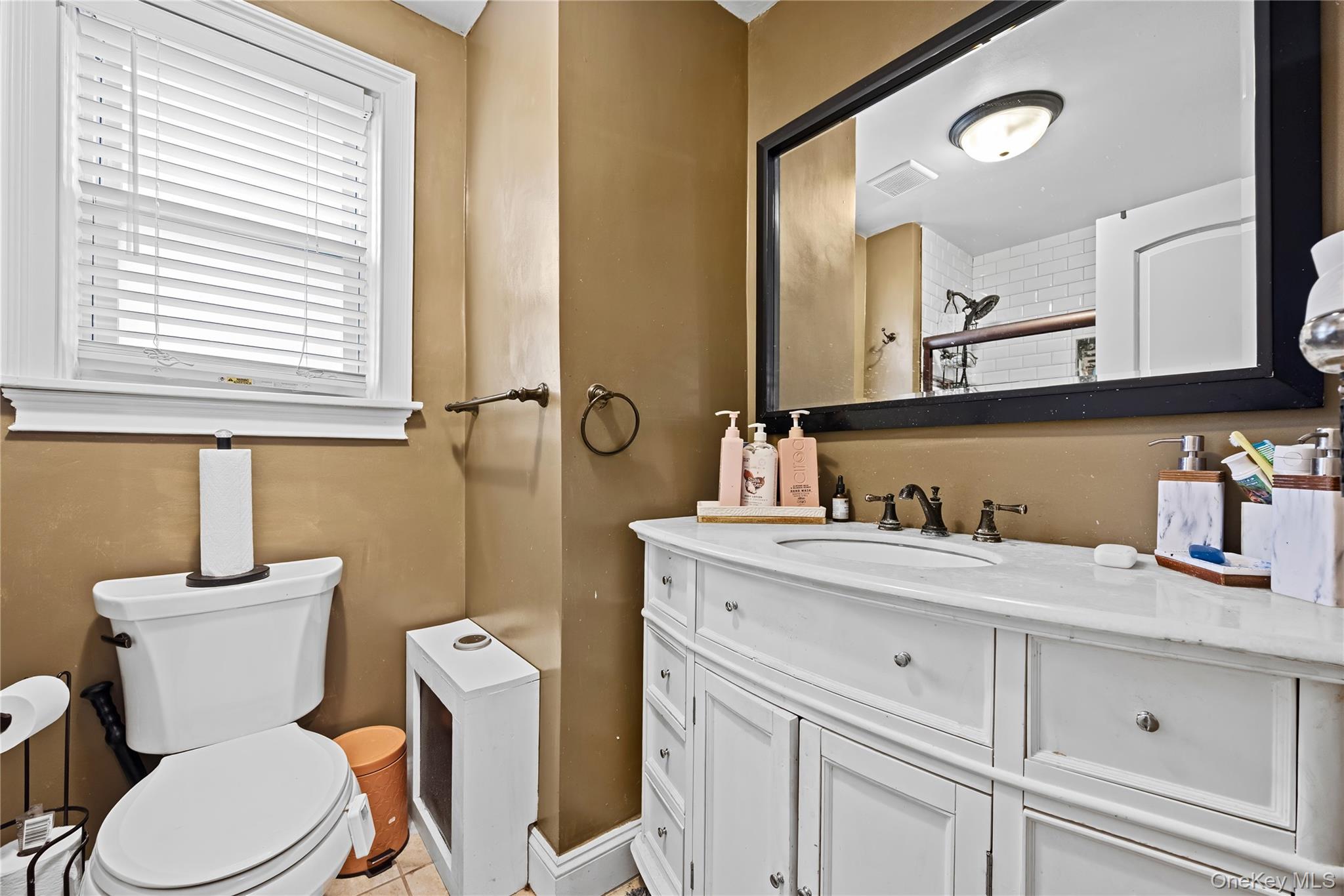 232 Westchester Avenue Property Photo 14