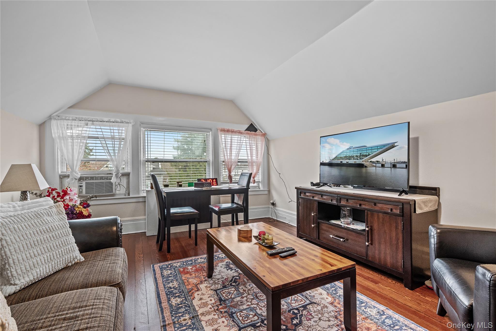 232 Westchester Avenue Property Photo 31