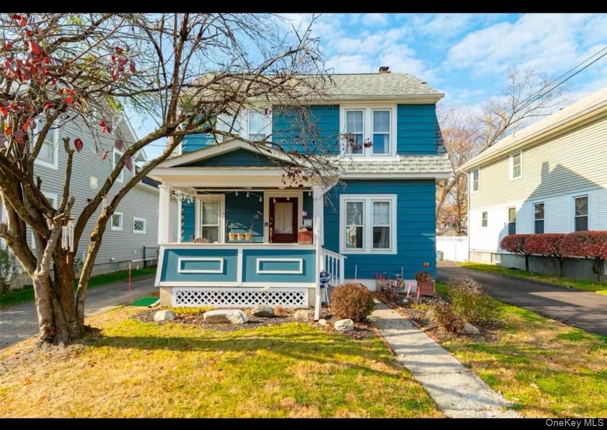 10 Oakwood Boulevard Property Photo 1