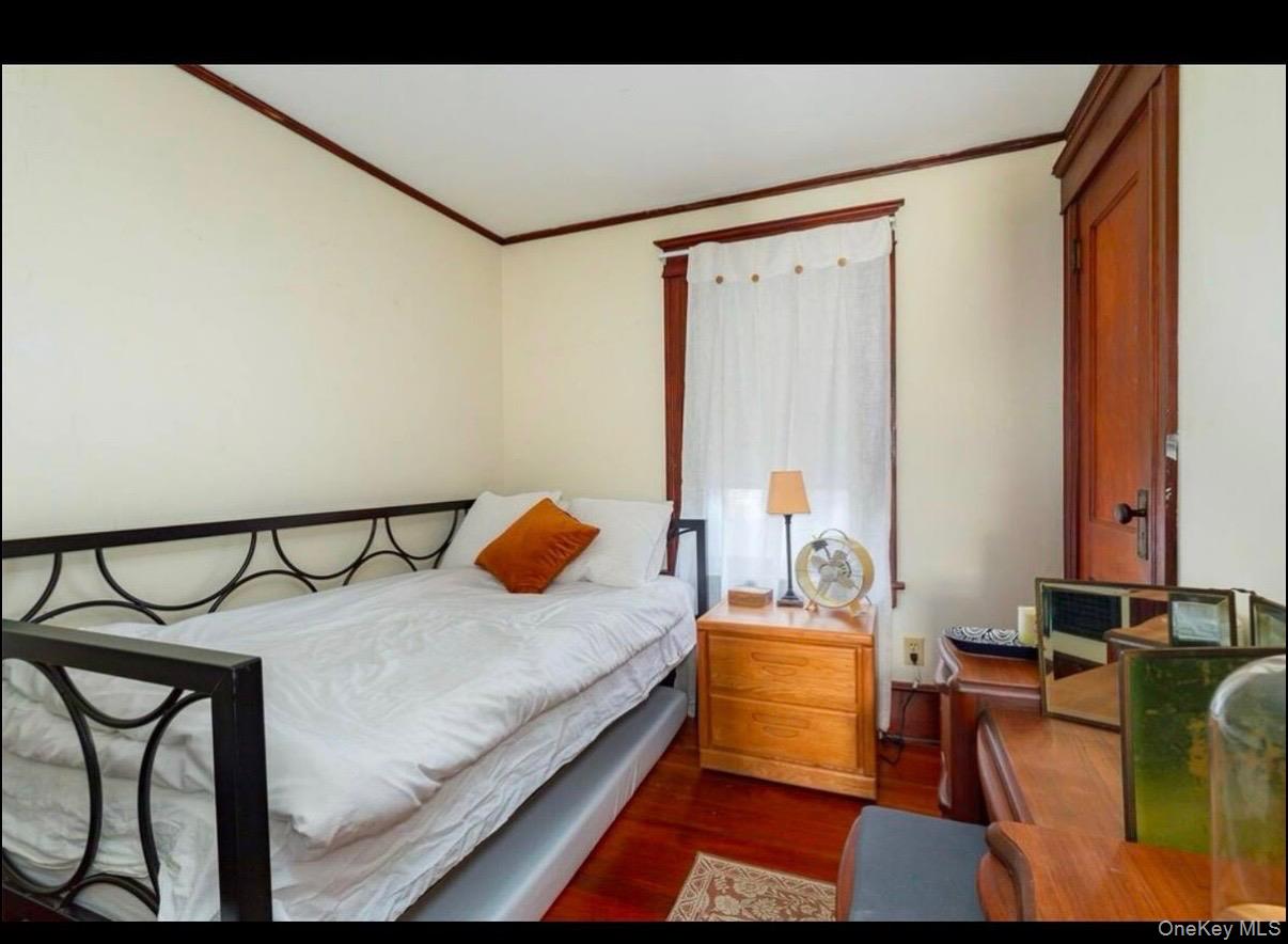 10 Oakwood Boulevard Property Photo 9