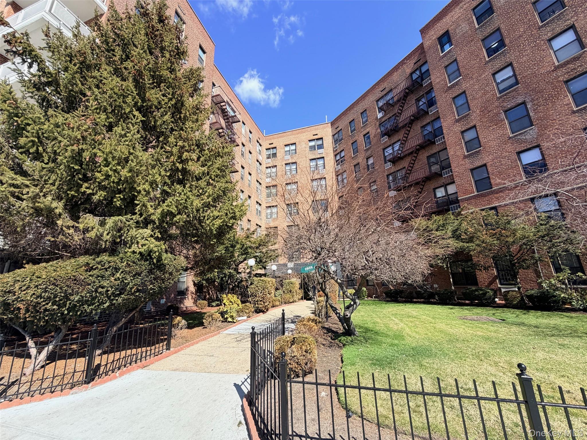 100-25 Queens Boulevard 3jj Property Photo 2
