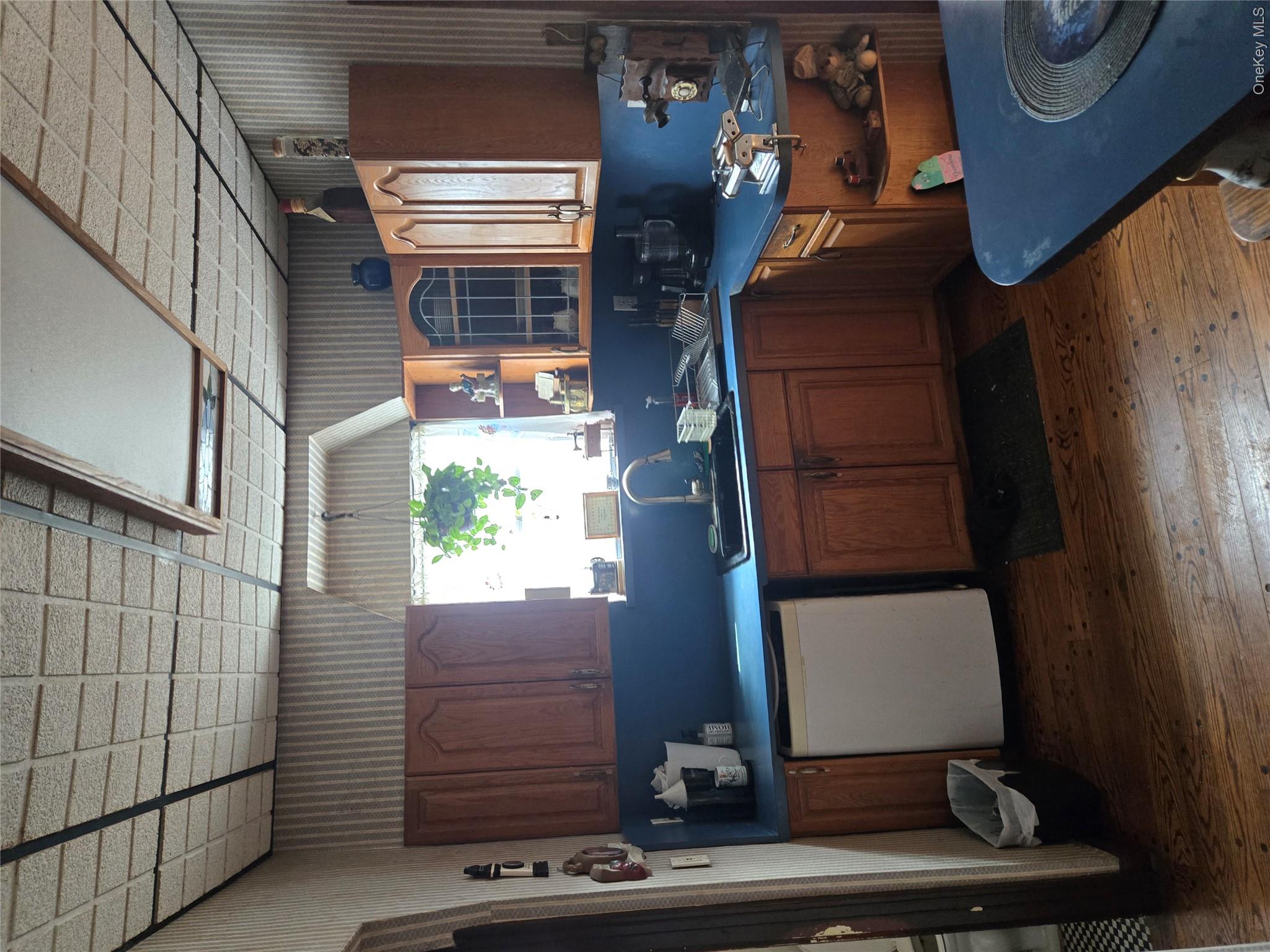 89-12 Rutledge Avenue Property Photo 2