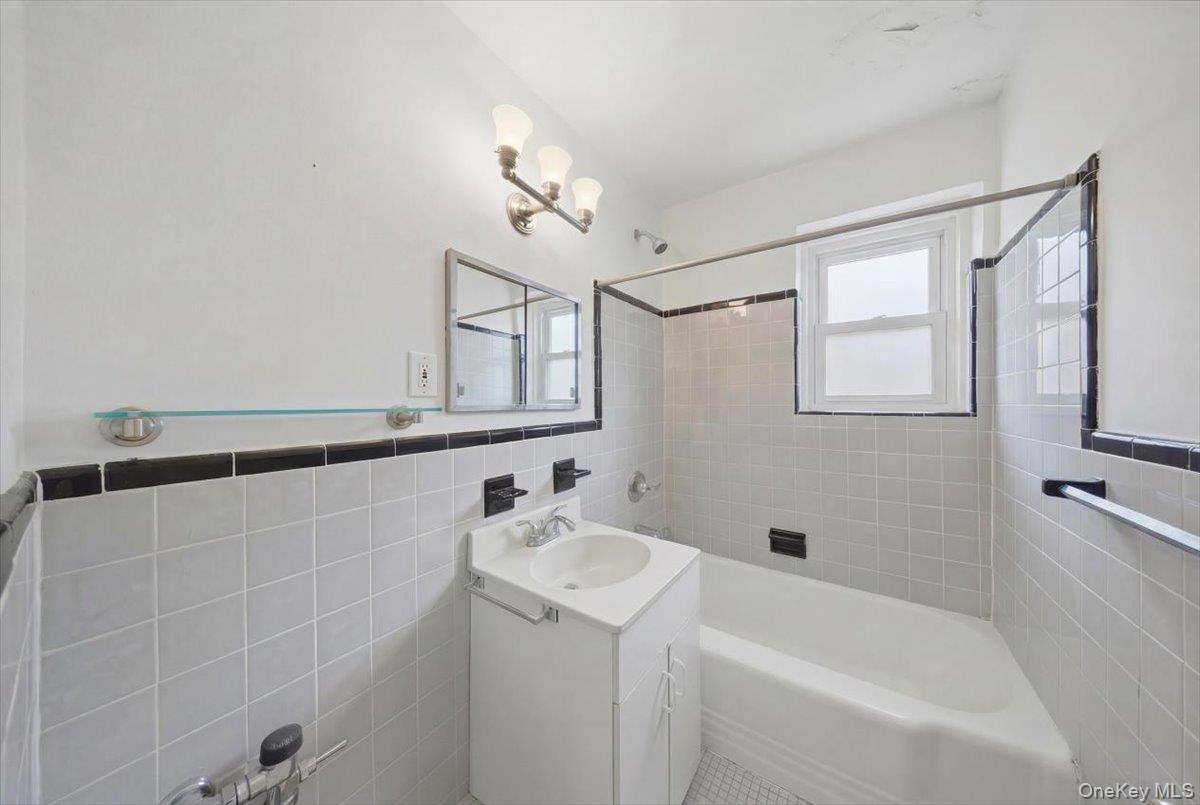 6692 Selfridge Street 4f Property Photo 12