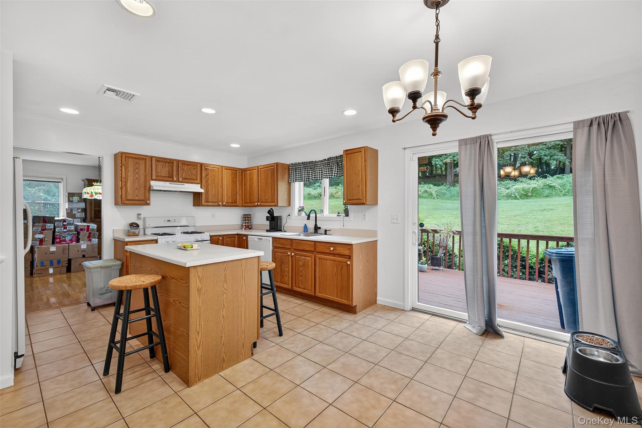 6 Summer Winds Court Property Photo 13